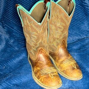 Women’s size 6.5 B Ariat Cowboy boots